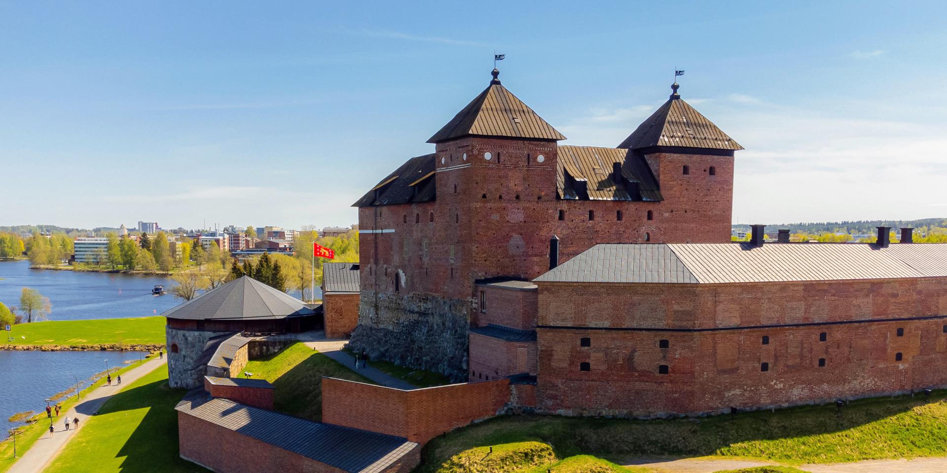 2000_main_hamecastle_omarelmrabt_5_1283c379c3d79487f28296ceb66de355
